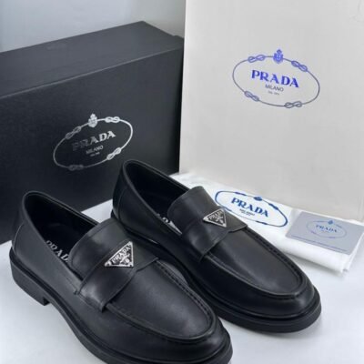 حذاء رجالي رسمي من PRADA