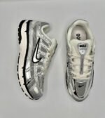 سنيكرز P-6000 Nike - فضي لامع