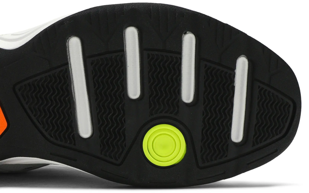 حذاء نايك M2K تكنو الأنيق والعملي حذاء نايك M2K تكنو الأنيق والعملي