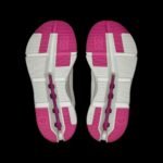 كوتشي كلودنوفا - أناقة القرنفل الأبيض الطبيعي