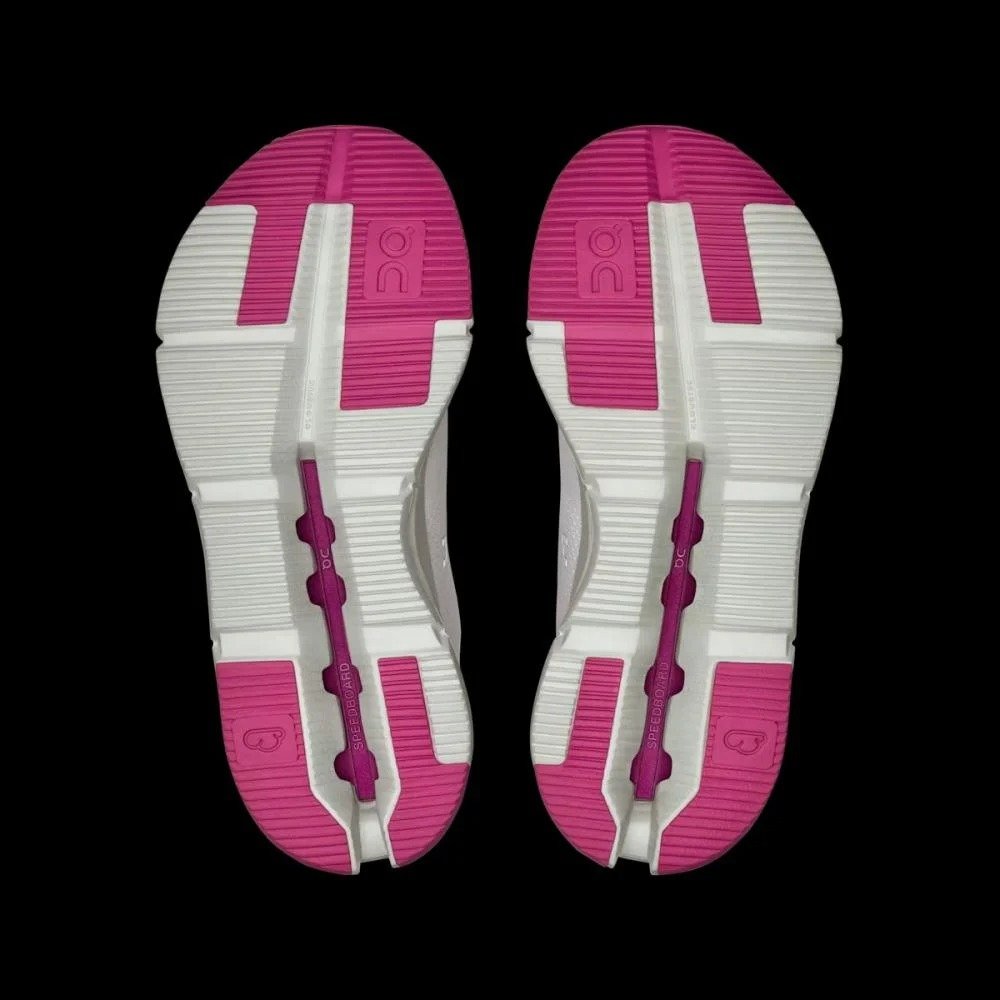 كوتشي كلودنوفا - أناقة القرنفل الأبيض الطبيعي كوتشي كلودنوفا - أناقة القرنفل الأبيض الطبيعي